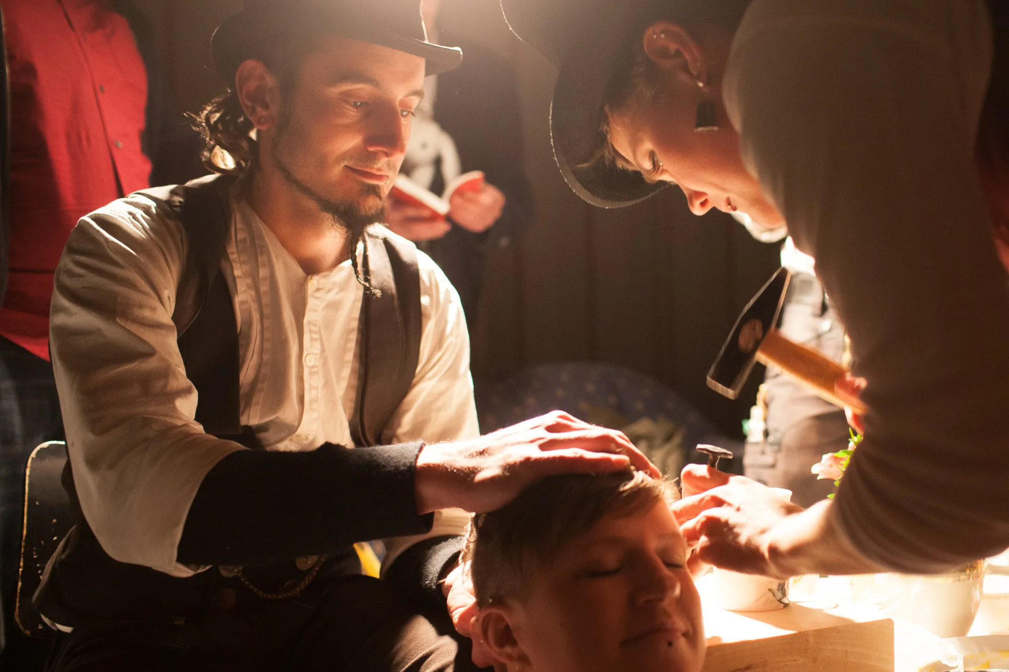 Brauchtum auf der Walz – Ohrloch nageln